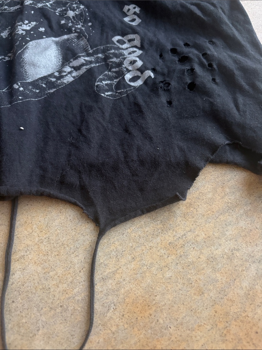 Taylor Swift Reputation DESTRUCTED TEE - Picture 4 of 6
